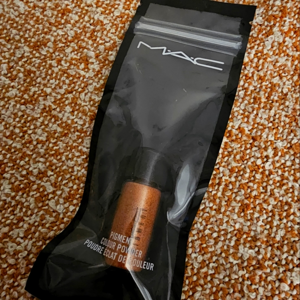 NEW MAC Pigment - Copper Sparkle